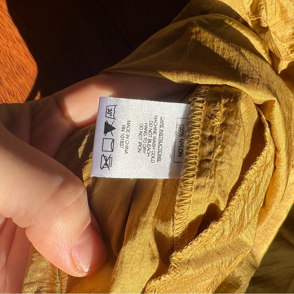 Supreme nylon packable poncho windbreaker with hood in gold size medium - Picture 7 of 10